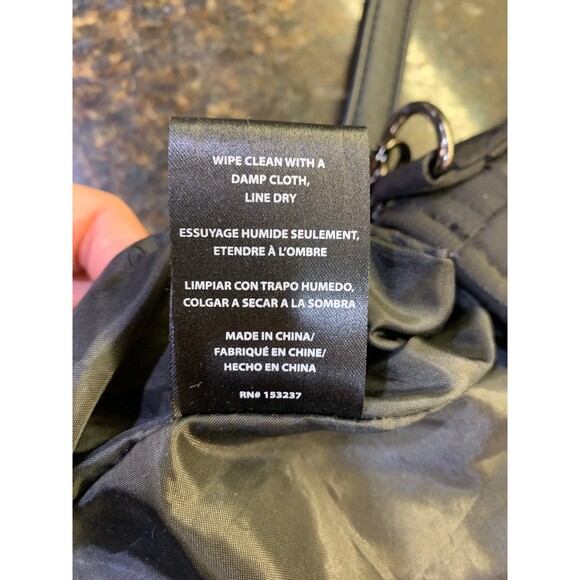 Think Royln The Mercer Crossbody Bag Black Quilted Camo NWOT - Picture 10 of 11